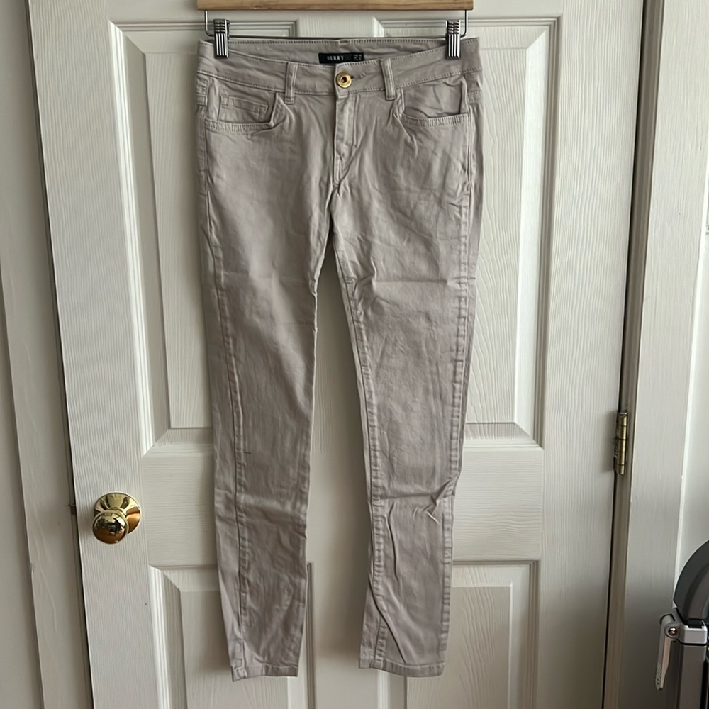 Light grey cream or light beige jeans low rise size 10 NWOT